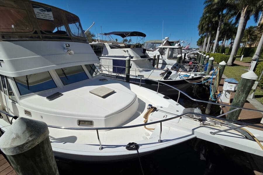 2002 Mainship 430 Trawler