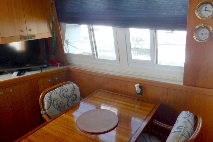 2002 Mainship 430 Trawler