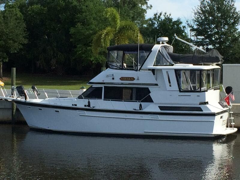 42' Jefferson port aft profile
