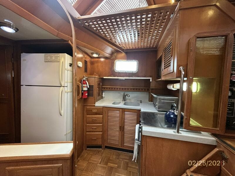 42' Jefferson galley3