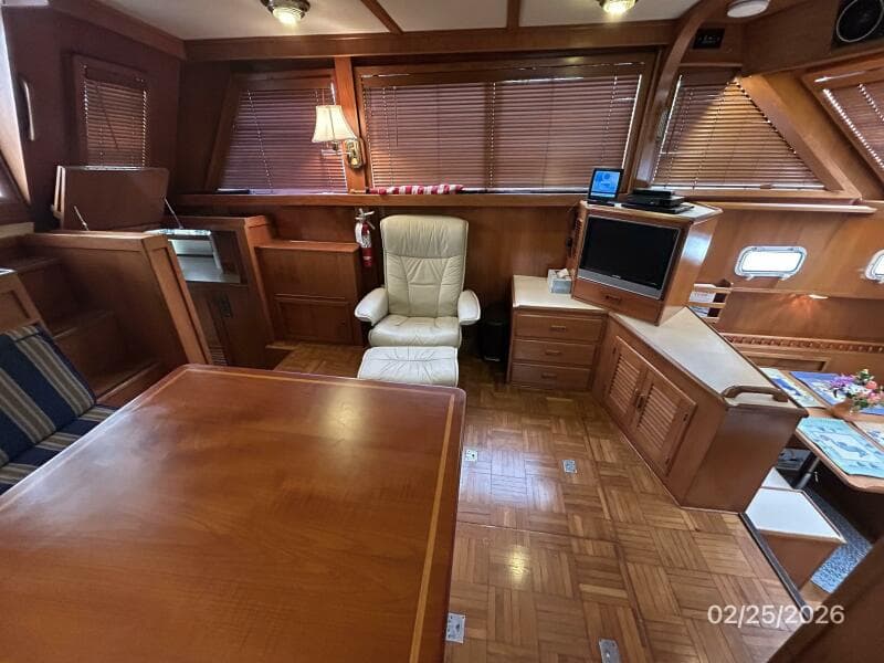 42' Jefferson salon port