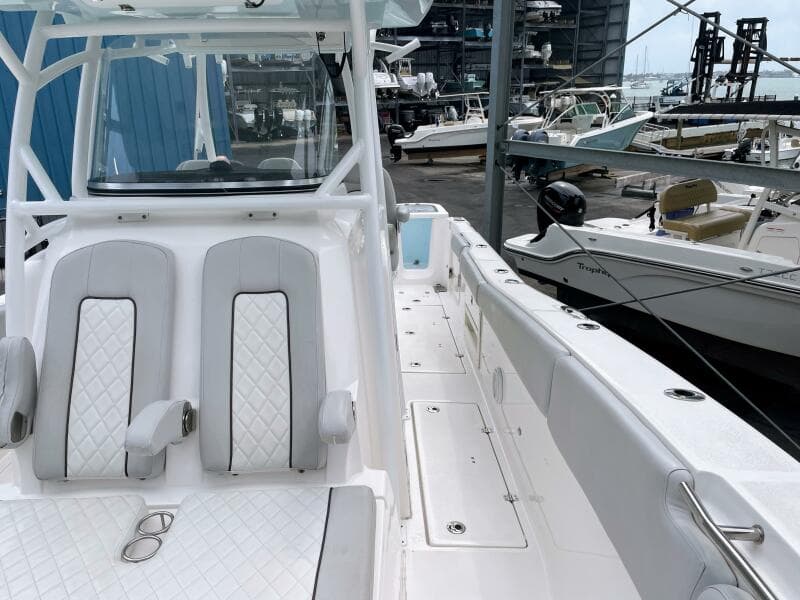 2019 Sea Fox 328 Commander