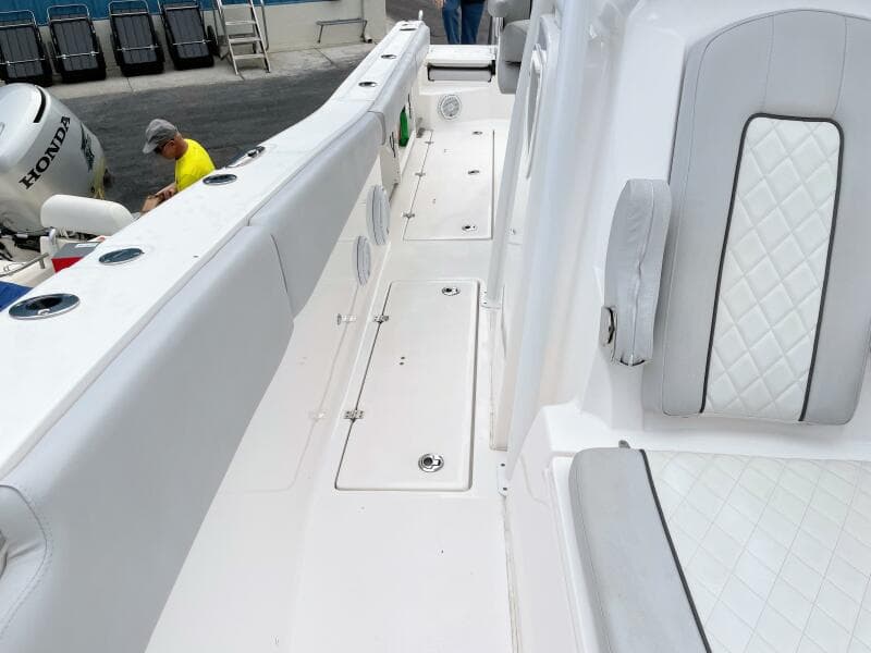 2019 Sea Fox 328 Commander