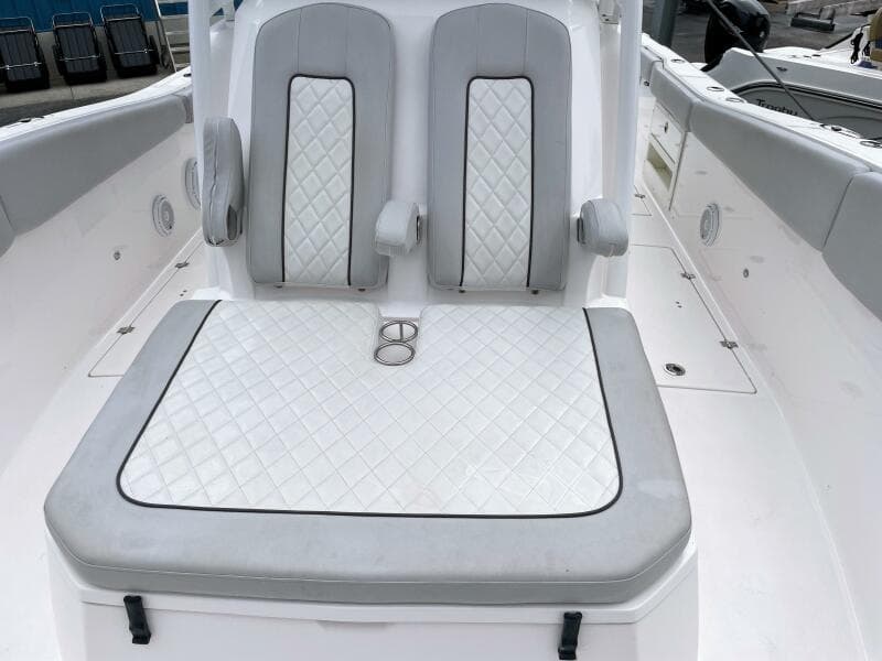 2019 Sea Fox 328 Commander