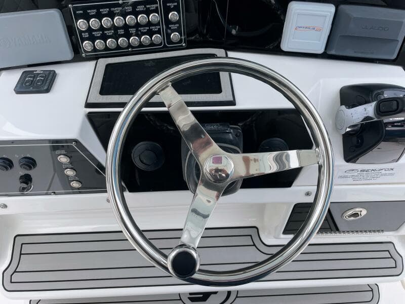 2019 Sea Fox 328 Commander