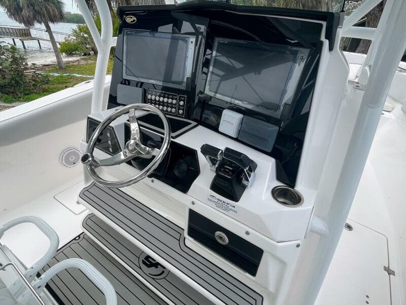 2019 Sea Fox 328 Commander