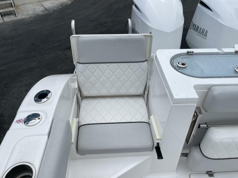 2019 Sea Fox 328 Commander
