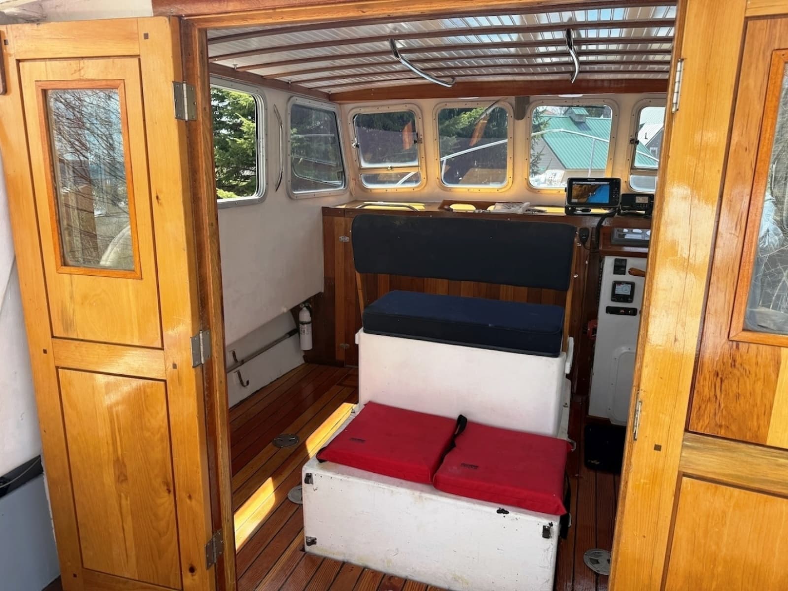 2000 Seaworthy Downeast 28 - Photo 10