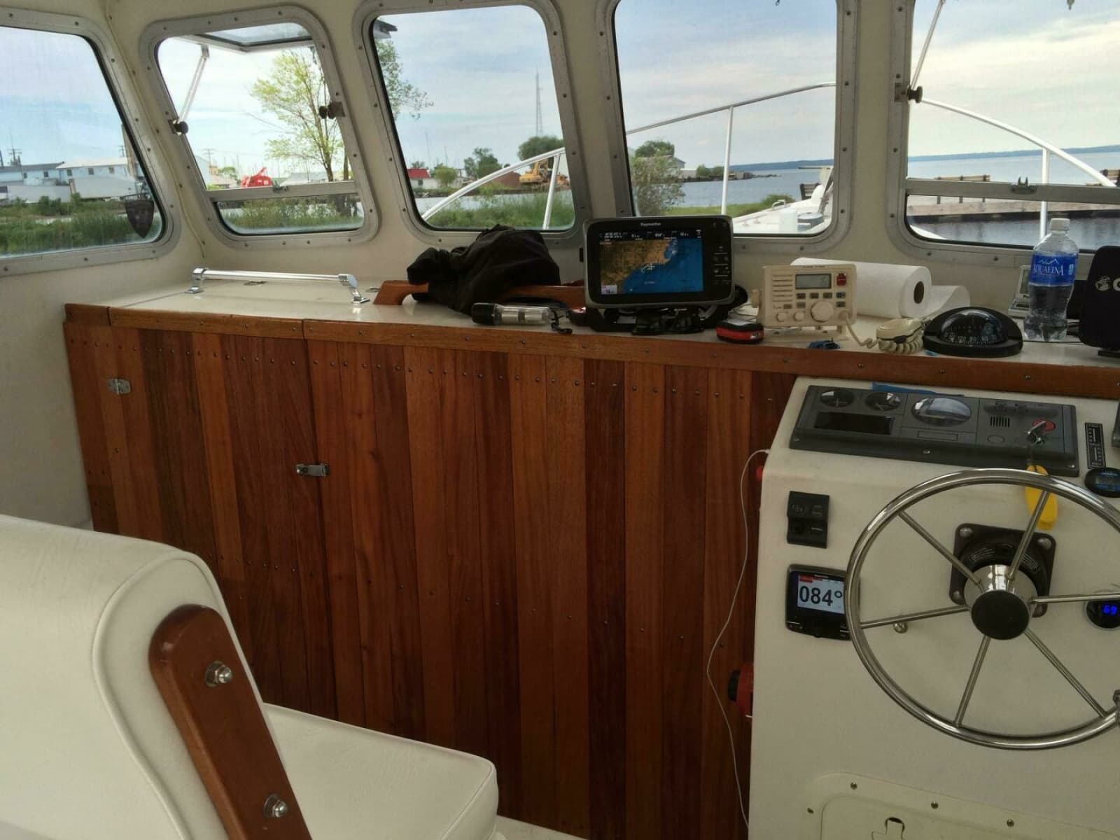 2000 Seaworthy Downeast 28 - Photo 13