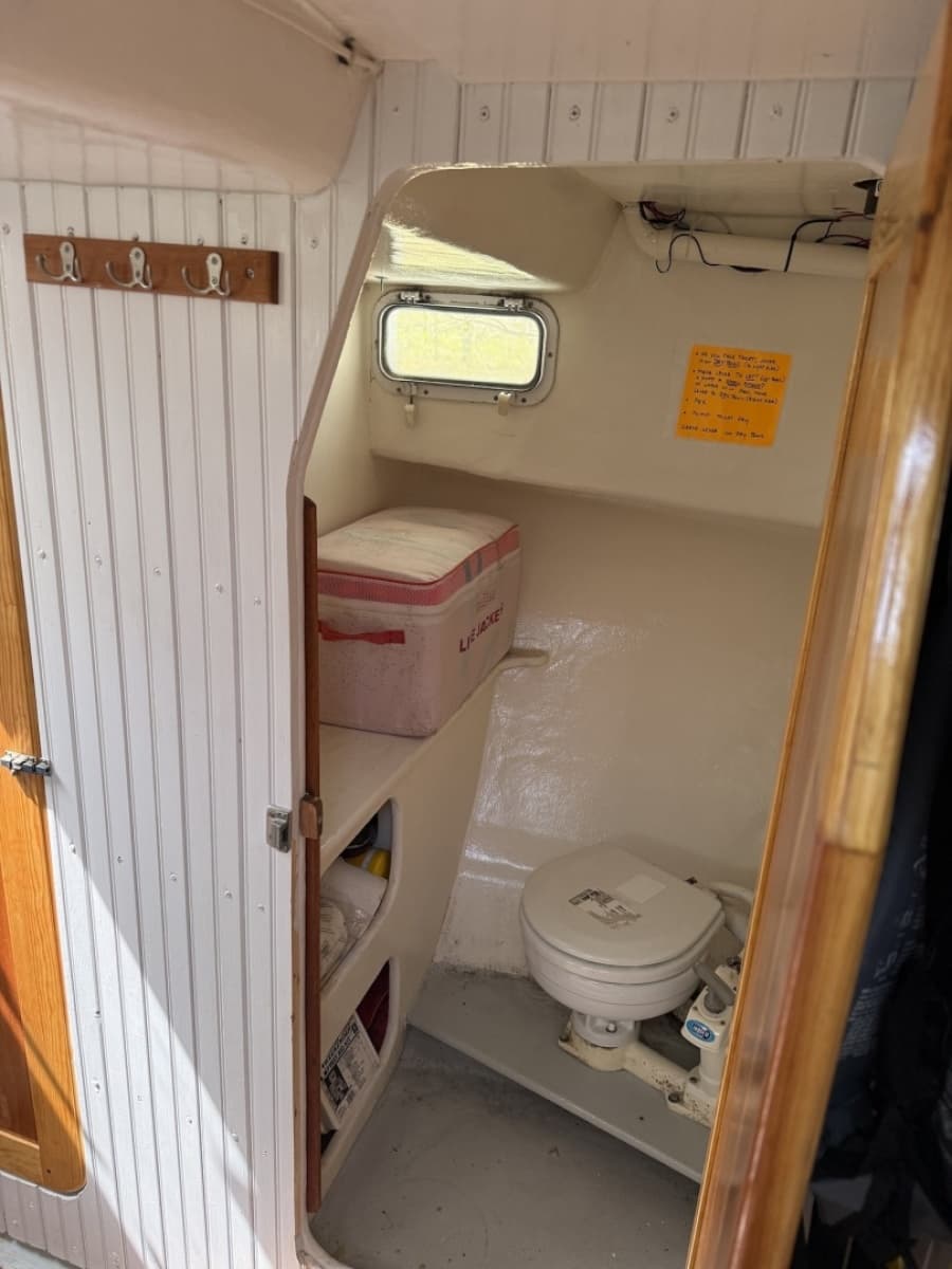 2000 Seaworthy Downeast 28 - Photo 21