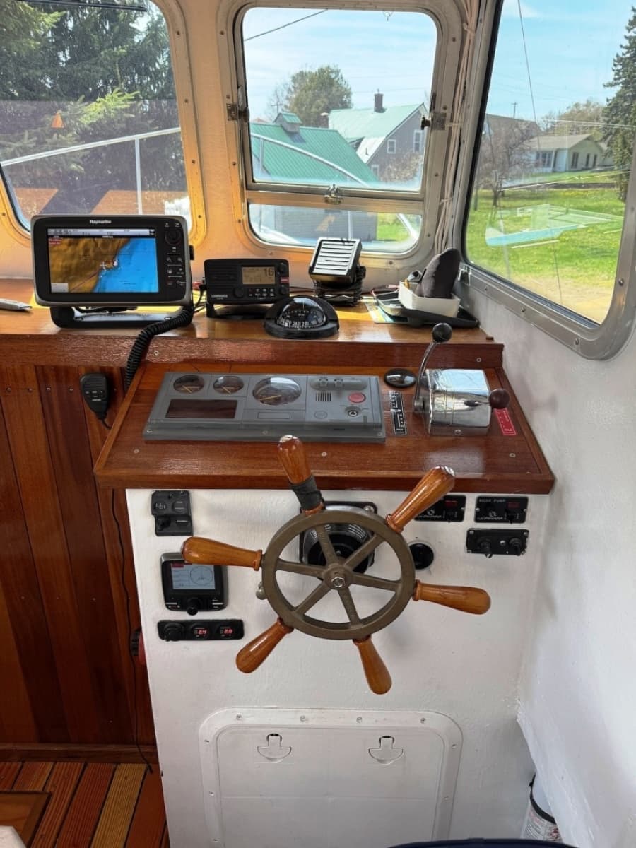 2000 Seaworthy Downeast 28 - Photo 14