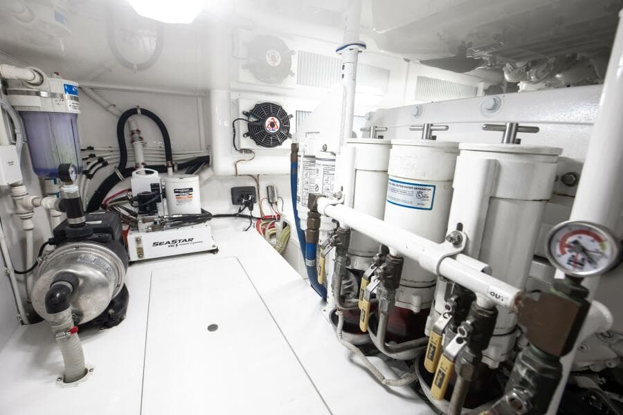 Viking 48 - Dorothy Marie - Engine Room