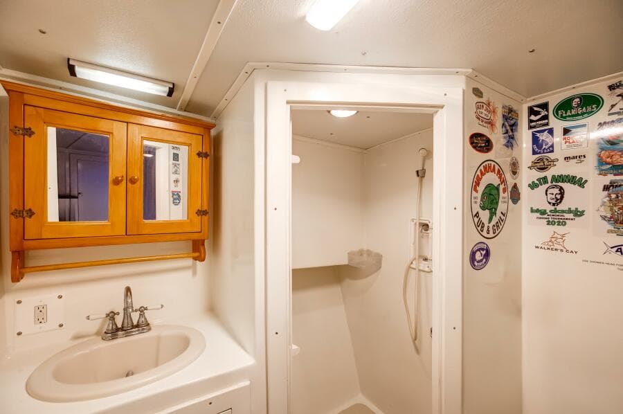 Trawler 46 - Lone Piranha