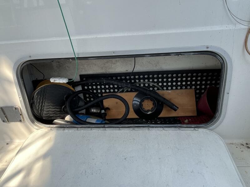 1996 Bayliner 3788 Command Bridge