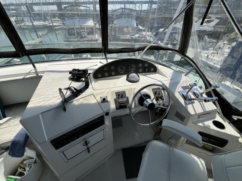 1996 Bayliner 3788 Command Bridge