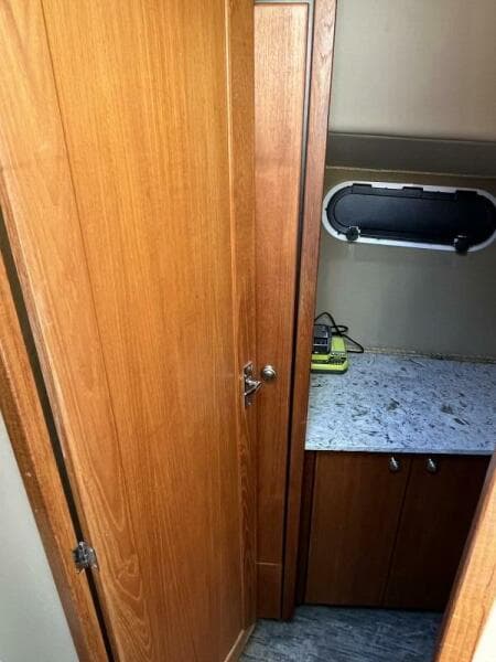 1996 Bayliner 3788 Command Bridge