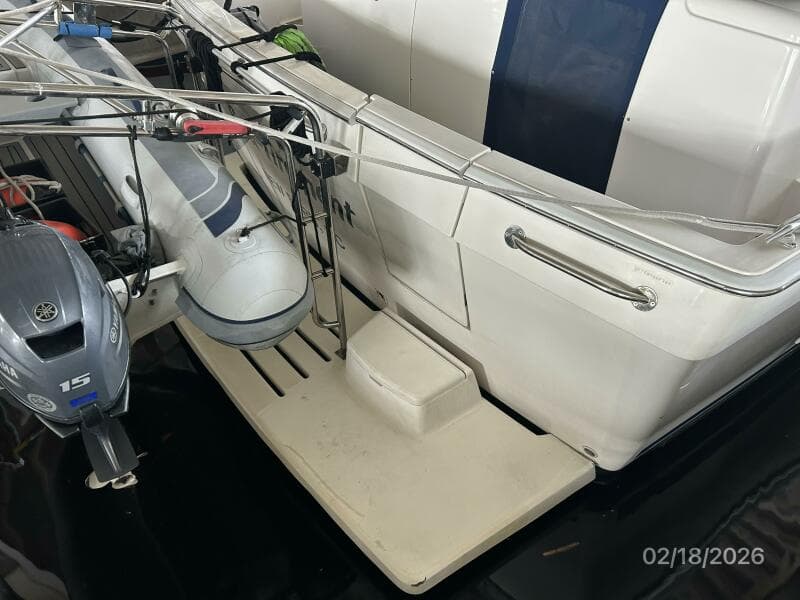 43' Mainship swimplatform