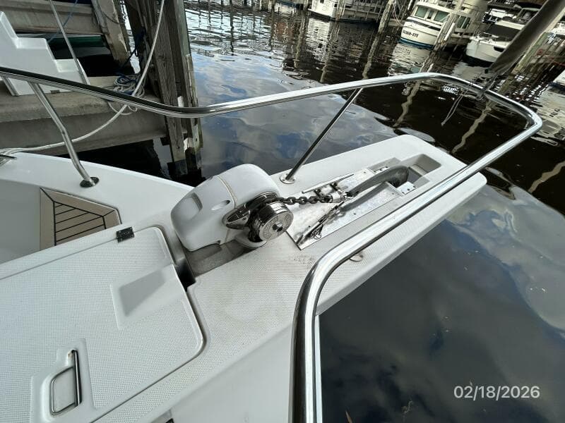 43' Mainship anchor windlass2