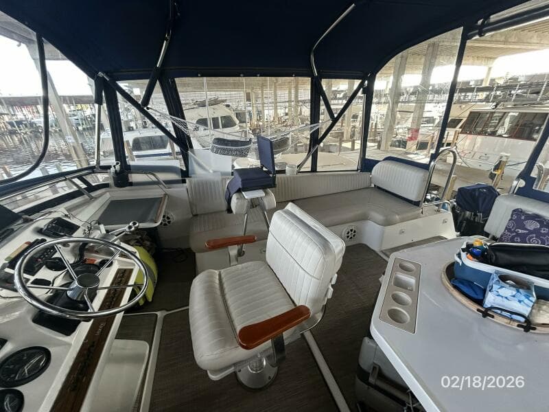 43' Mainship flybridge starboard