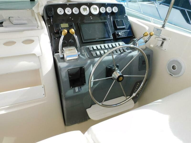 1995 Tiara Yachts 3500 Express