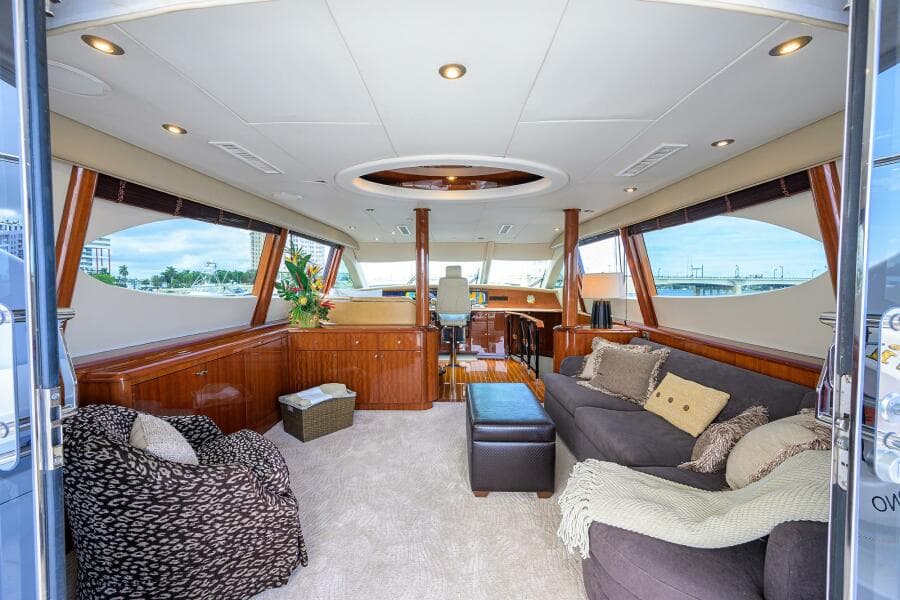 Lazzara 80 WILLYN - Enclosed Flybridge