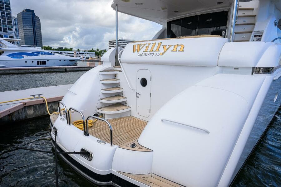 Lazzara 80 WILLYN - Transom