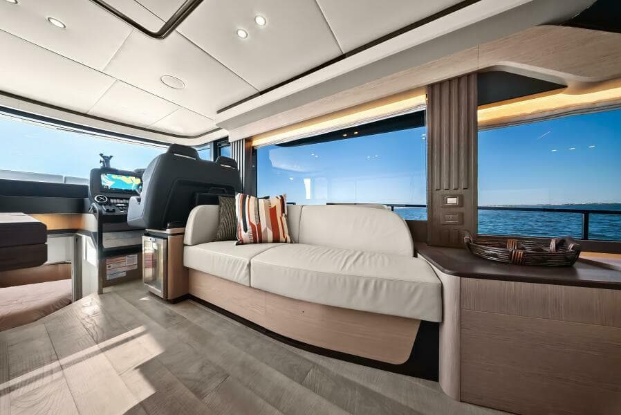 2025 Absolute Navetta 53 -Salon