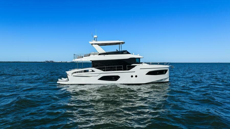 2025 Absolute Navetta 53 - Profile