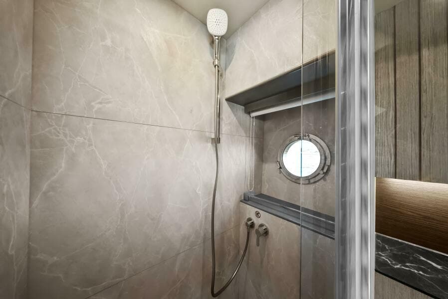 2025 Absolute Navetta 53 - Head