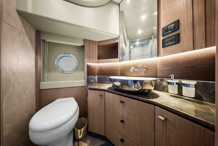 2025 Absolute Navetta 53 - Head