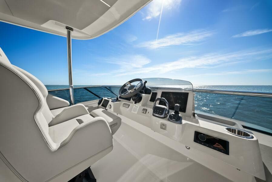 2025 Absolute Navetta 53