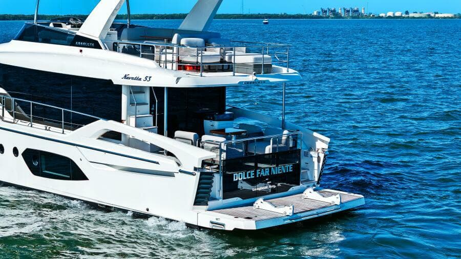 2025 Absolute Navetta 53 - Profile