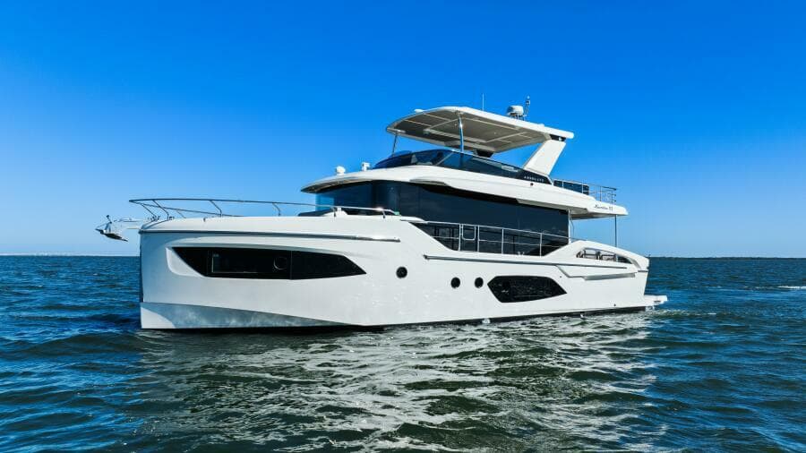 2025 Absolute Navetta 53 - Profile