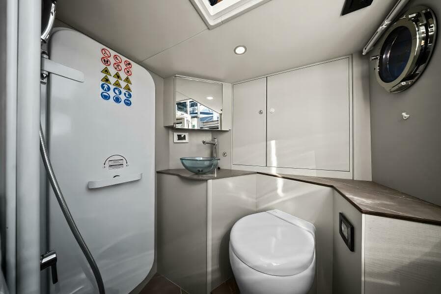 2025 Absolute Navetta 53 - Head