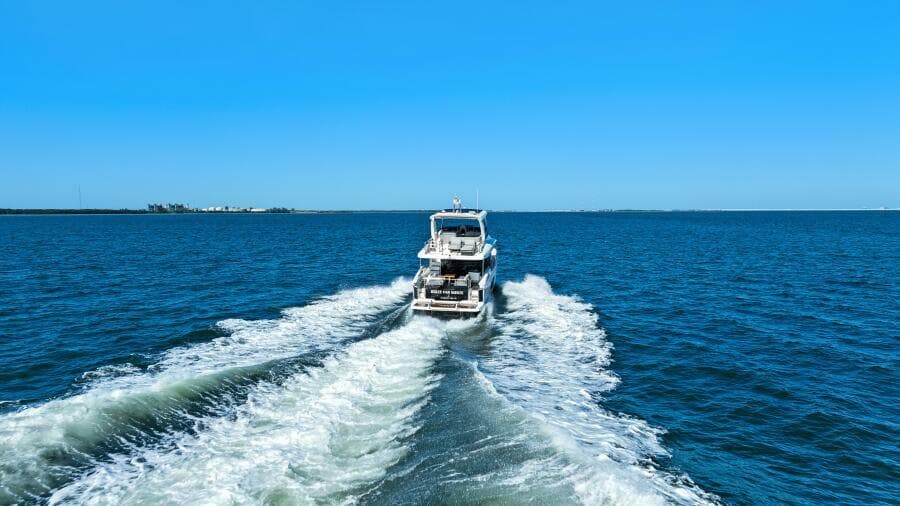 2025 Absolute Navetta 53 - Profile