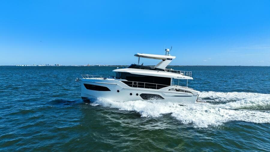 2025 Absolute Navetta 53 - Profile