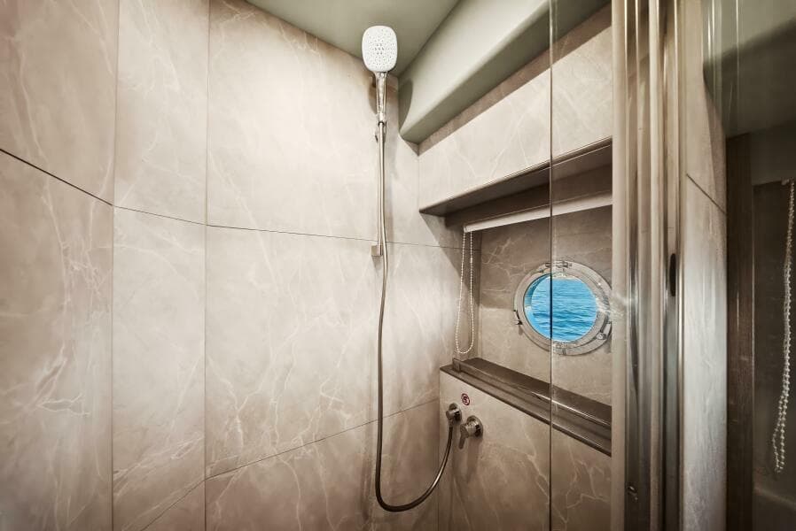 2025 Absolute Navetta 53 - Head