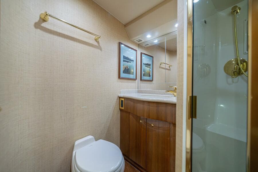 2006 Viking 56 "Scandaloso" - Head