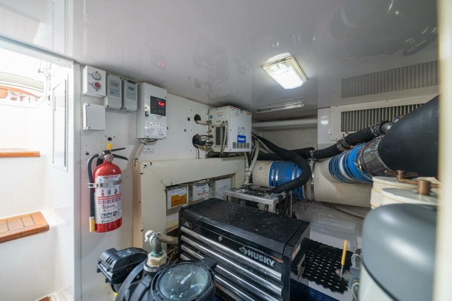 2006 Viking 56 "Scandaloso" - Engine room