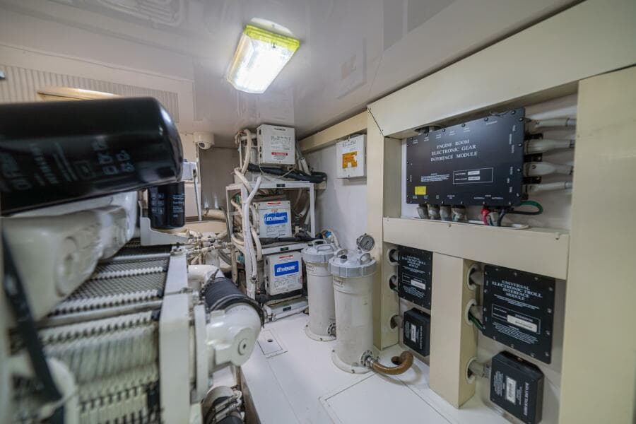 2006 Viking 56 "Scandaloso"