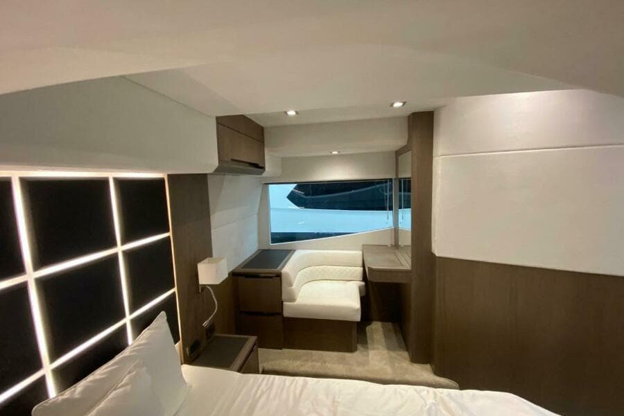 2019 Galeon 470 Sky