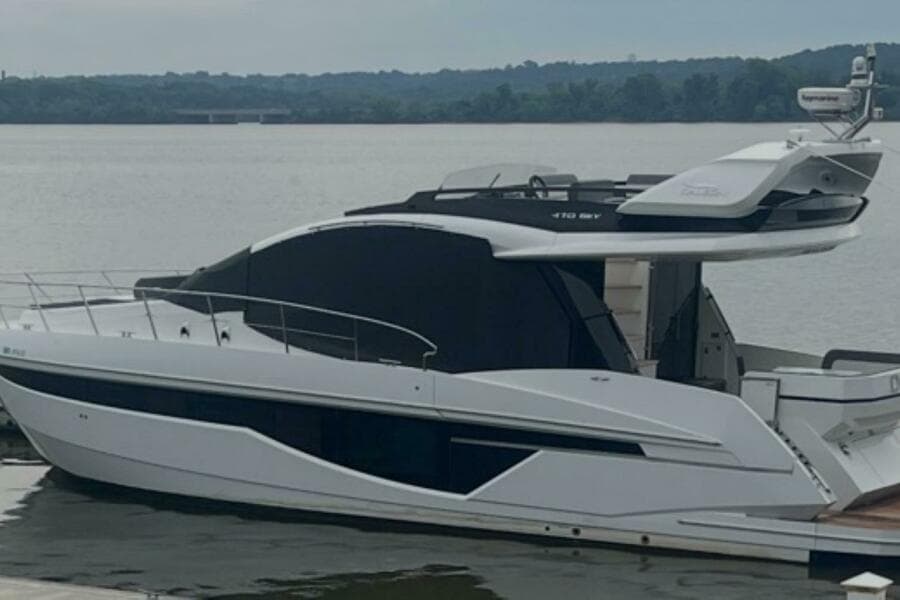2019 Galeon 470 Sky