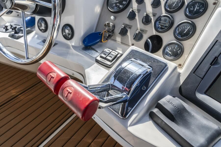 2000 Carver 326 Aft Cabin Motor Yacht