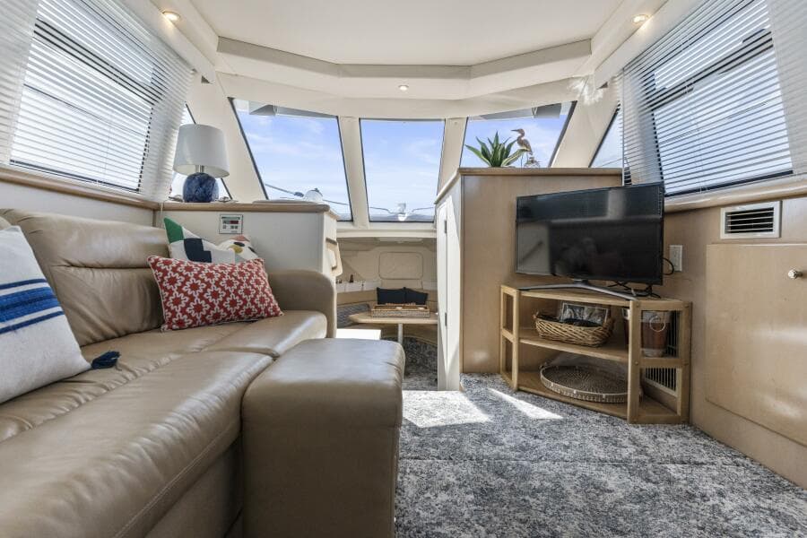 2000 Carver 326 Aft Cabin Motor Yacht