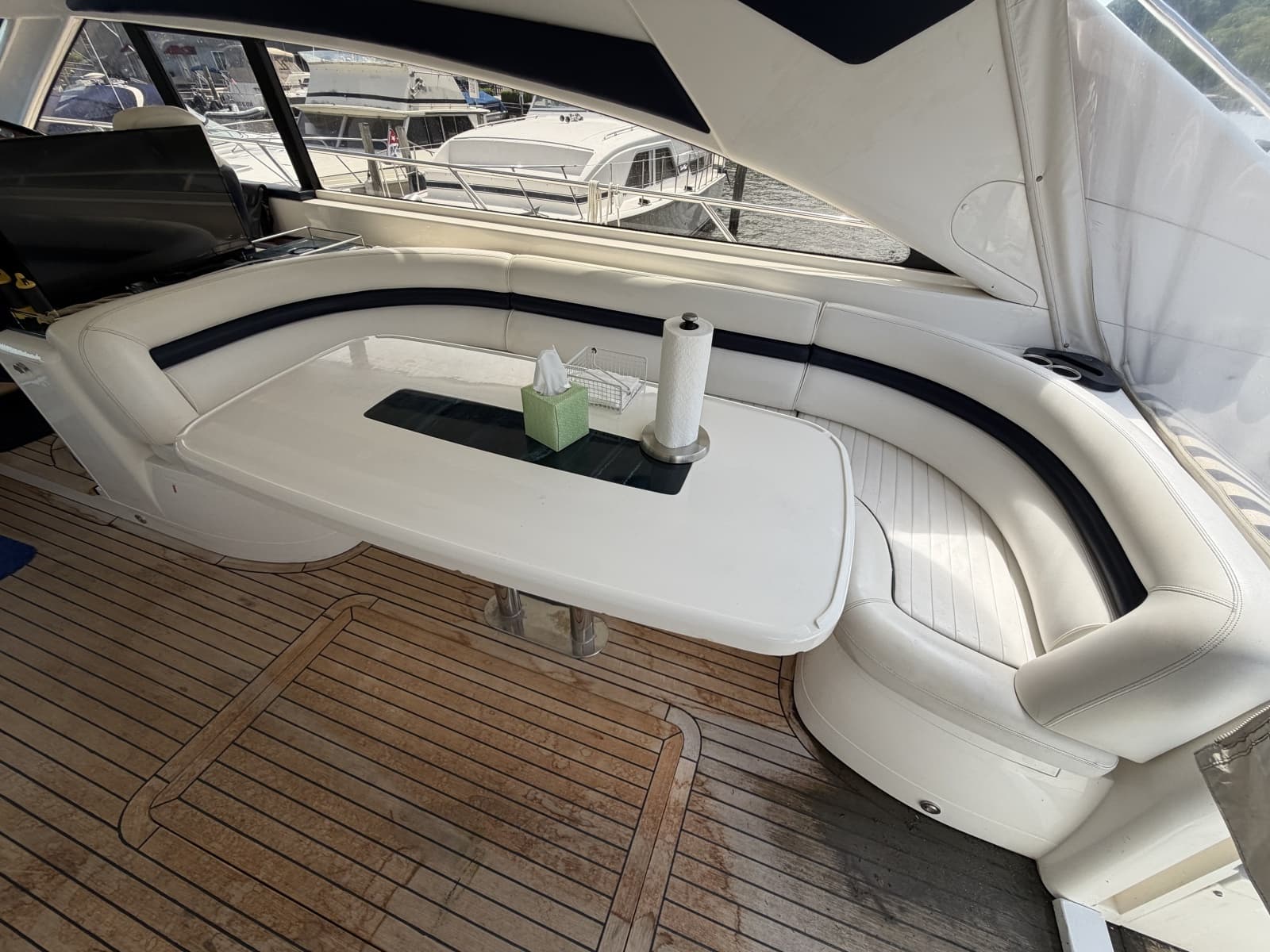 2001 Viking Sport Cruisers V65 Express - Photo 33