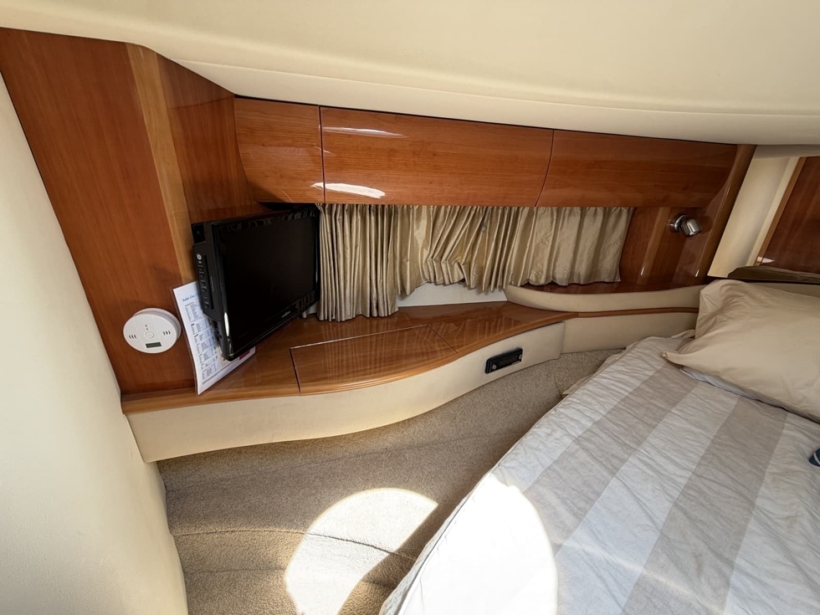 2001 Viking Sport Cruisers V65 Express - Photo 51