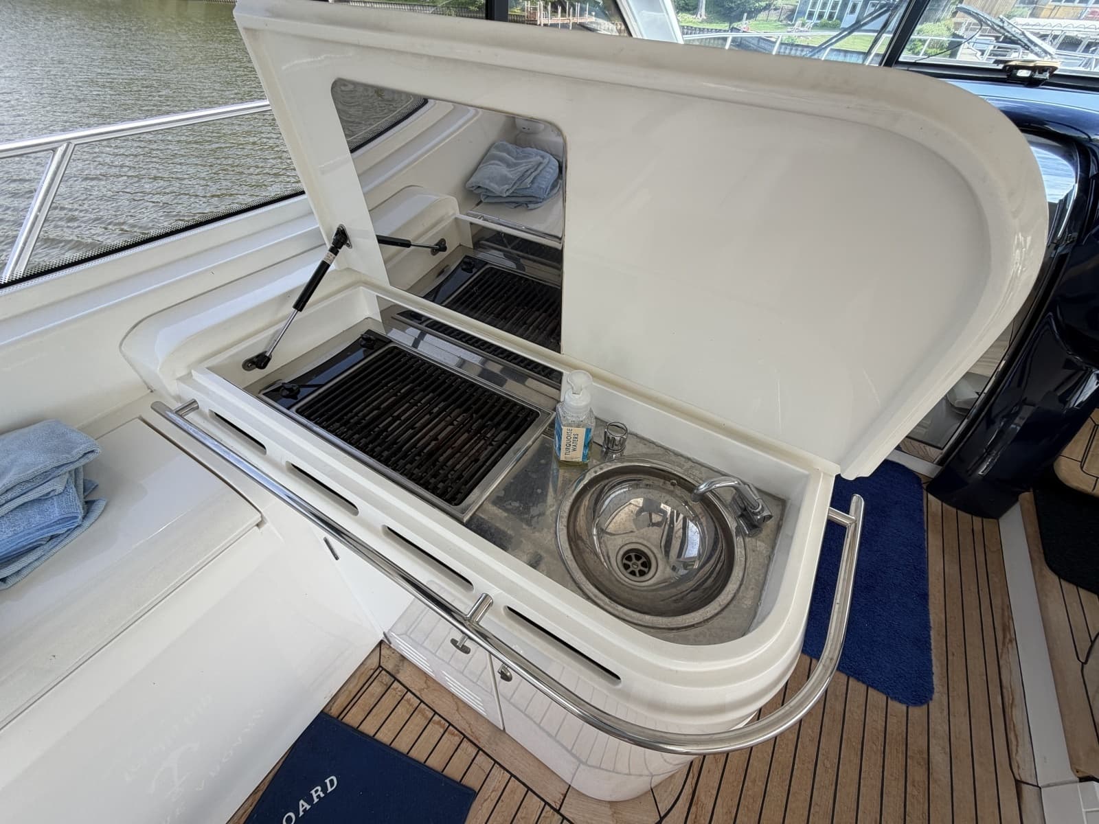 2001 Viking Sport Cruisers V65 Express - Photo 40
