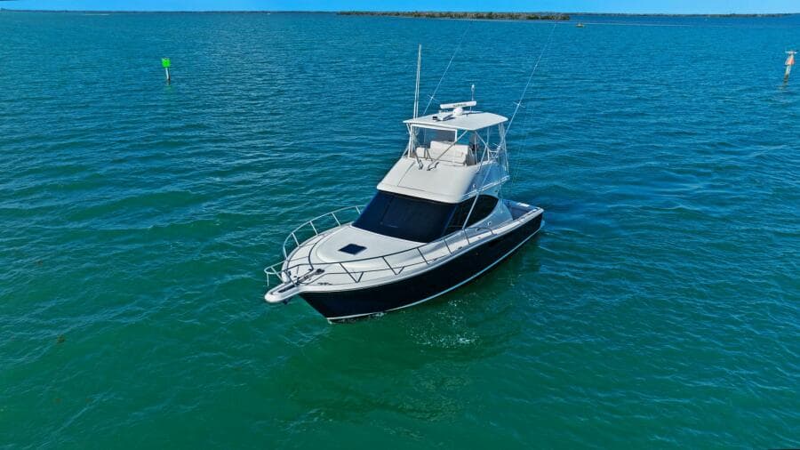 2013 Tiara Yachts 3900 Convertible - Profile 