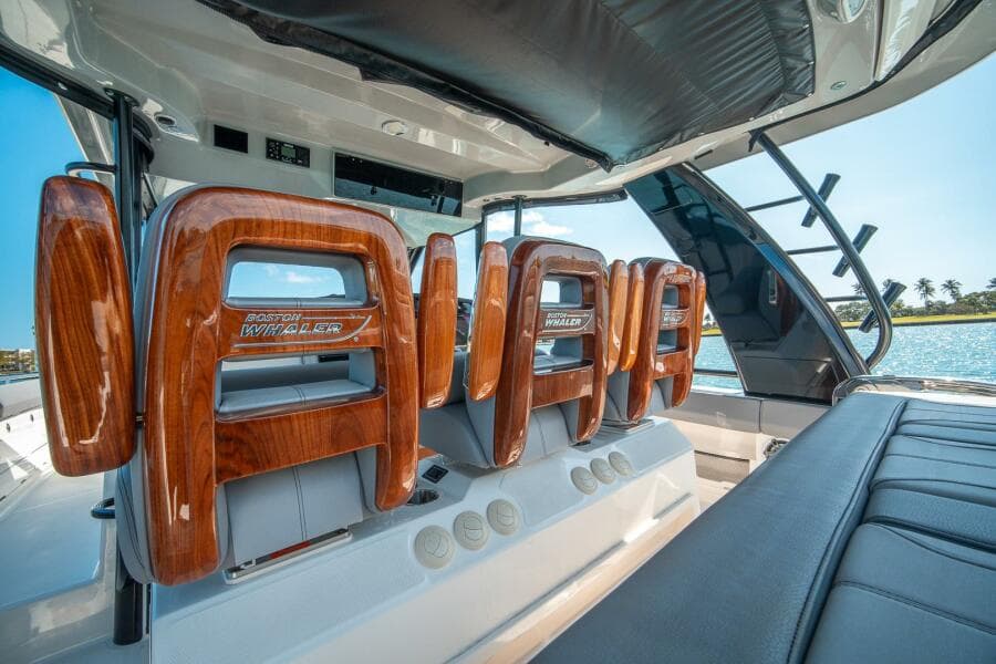2023 Boston Whaler 420 Outrage
