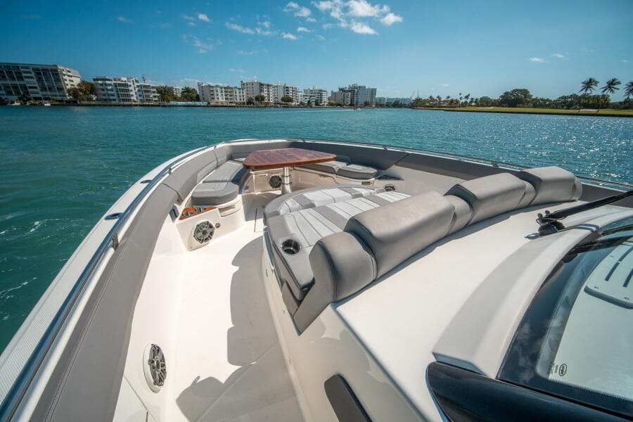 2023 Boston Whaler 420 Outrage